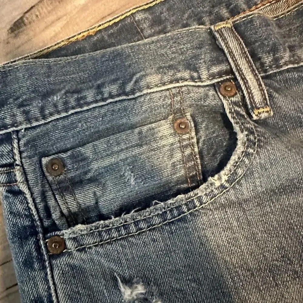 Levi's Distressed Jeans Mens Size 33x32 Blue Medium Wash Straight Leg Denim